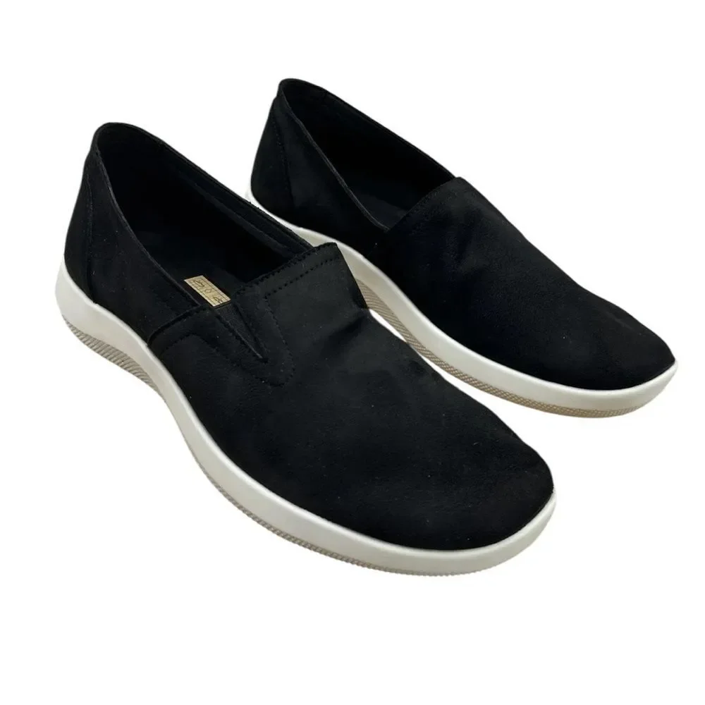 Arcopedico Black and White Sneakers‎